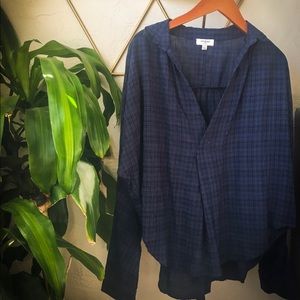 Navy plaid RELAXED/COMFORTABLE oversized top.